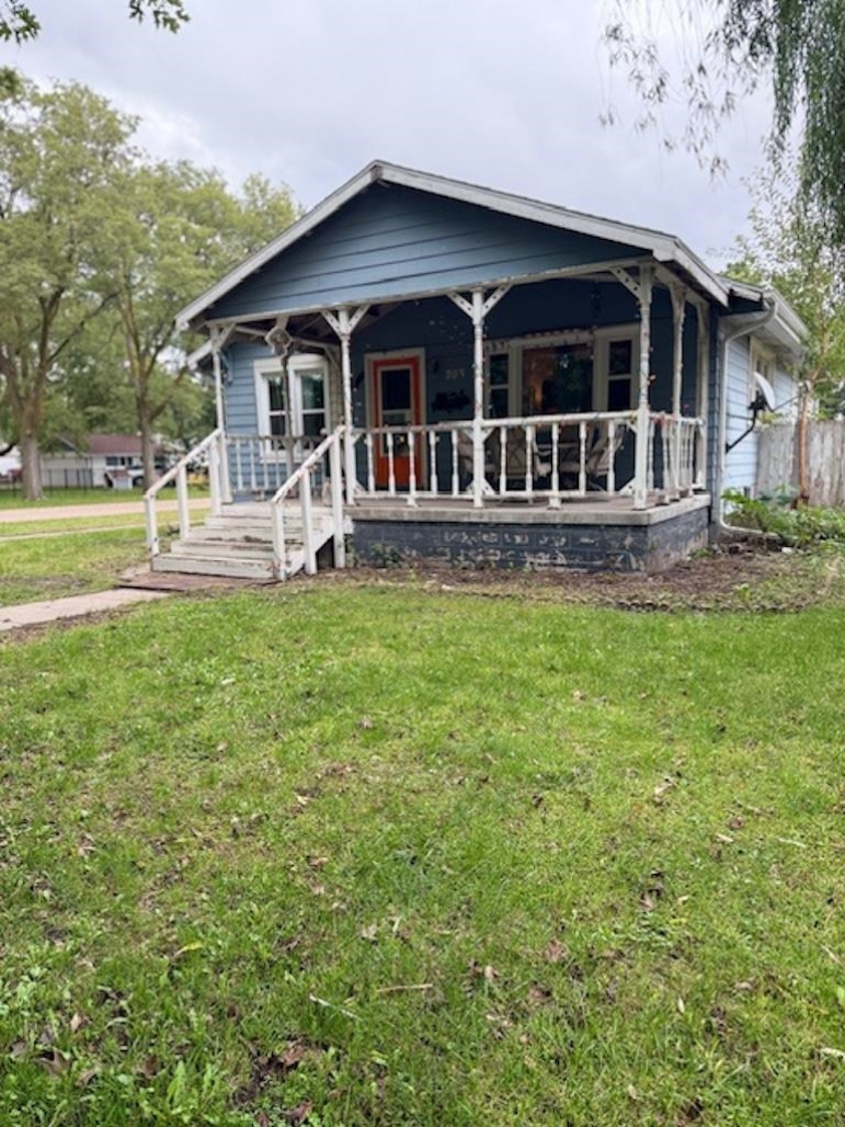 703 C Street Shelton, Nebraska 68876, 3 Bedrooms Bedrooms, ,2 BathroomsBathrooms,Residential,For Sale,703 C Street,20251249
