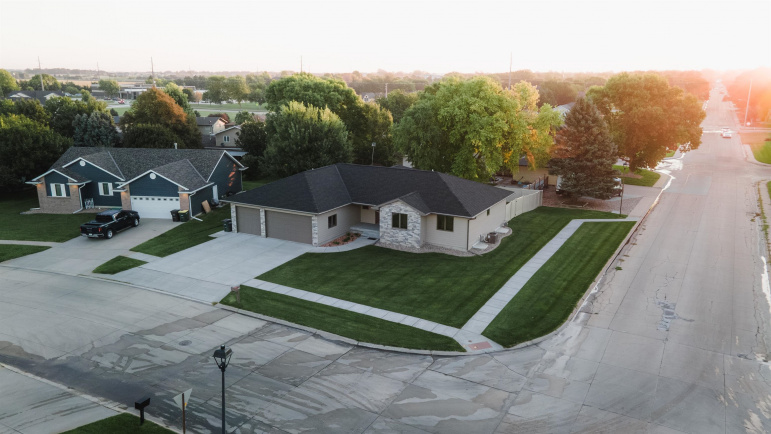 1402 Arapahoe Avenue Hastings, Nebraska 68901-0000, 5 Bedrooms Bedrooms, ,3 BathroomsBathrooms,Residential,For Sale,1402 Arapahoe Avenue,20251269 1402 Arapahoe Avenue Hastings, Nebraska 68901-0000, 5 Bedrooms Bedrooms, ,3 BathroomsBathrooms,Residential,For Sale,1402 Arapahoe Avenue,20251269