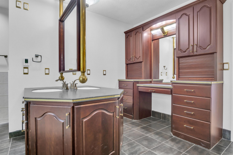 6 21st Avenue Place Kearney, Nebraska 68845, 6 Bedrooms Bedrooms, ,7 BathroomsBathrooms,Residential,For Sale,6 21st Avenue Place,20251272 6 21st Avenue Place Kearney, Nebraska 68845, 6 Bedrooms Bedrooms, ,7 BathroomsBathrooms,Residential,For Sale,6 21st Avenue Place,20251272