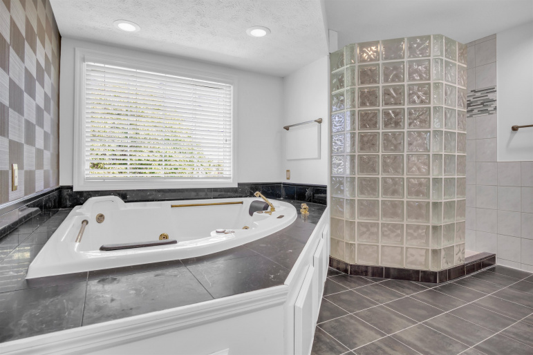 6 21st Avenue Place Kearney, Nebraska 68845, 6 Bedrooms Bedrooms, ,7 BathroomsBathrooms,Residential,For Sale,6 21st Avenue Place,20251272 6 21st Avenue Place Kearney, Nebraska 68845, 6 Bedrooms Bedrooms, ,7 BathroomsBathrooms,Residential,For Sale,6 21st Avenue Place,20251272
