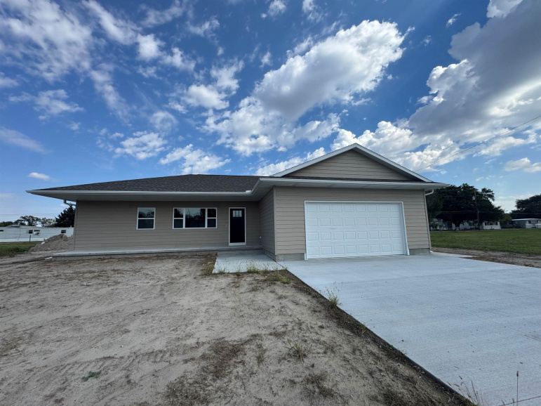 912 B Street Overton, Nebraska 68863, 3 Bedrooms Bedrooms, ,2 BathroomsBathrooms,Residential,For Sale,912 B Street,20251281