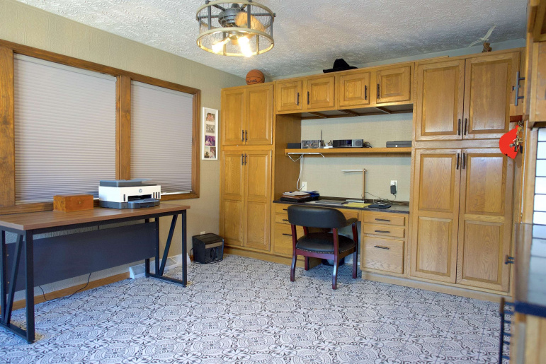 615 W 10th Street Hastings, Nebraska 68901, 3 Bedrooms Bedrooms, ,2 BathroomsBathrooms,Residential,For Sale,615 W 10th Street,20251296