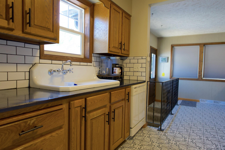 615 W 10th Street Hastings, Nebraska 68901, 3 Bedrooms Bedrooms, ,2 BathroomsBathrooms,Residential,For Sale,615 W 10th Street,20251296