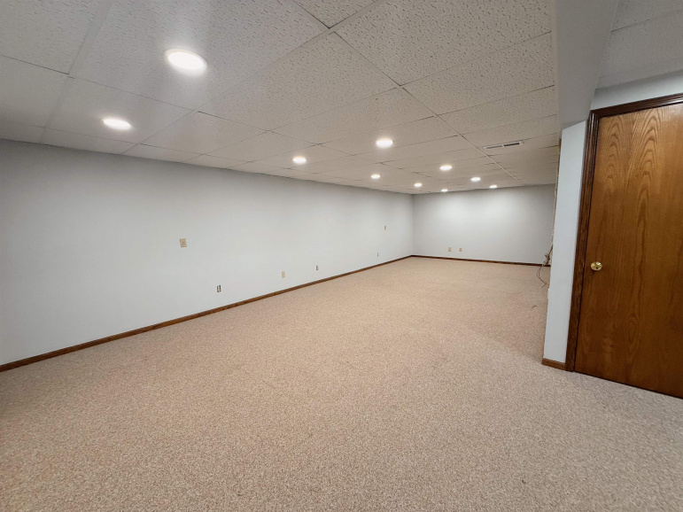 1022 10th Street Gibbon, Nebraska 68840, 6 Bedrooms Bedrooms, ,3 BathroomsBathrooms,Residential,For Sale,1022 10th Street,20251297