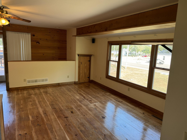 806 Cottonwood Street Wood River, Nebraska 68883, 2 Bedrooms Bedrooms, ,1 BathroomBathrooms,Residential,For Sale,806 Cottonwood Street,20241628