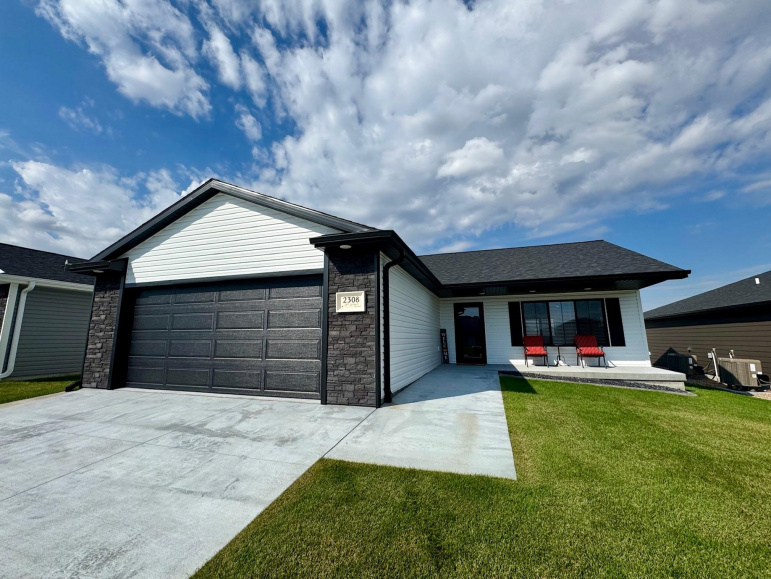 2308 E 38th Street Kearney, Nebraska 68847-8117, 4 Bedrooms Bedrooms, ,3 BathroomsBathrooms,Residential,For Sale,2308 E 38th Street,20251299