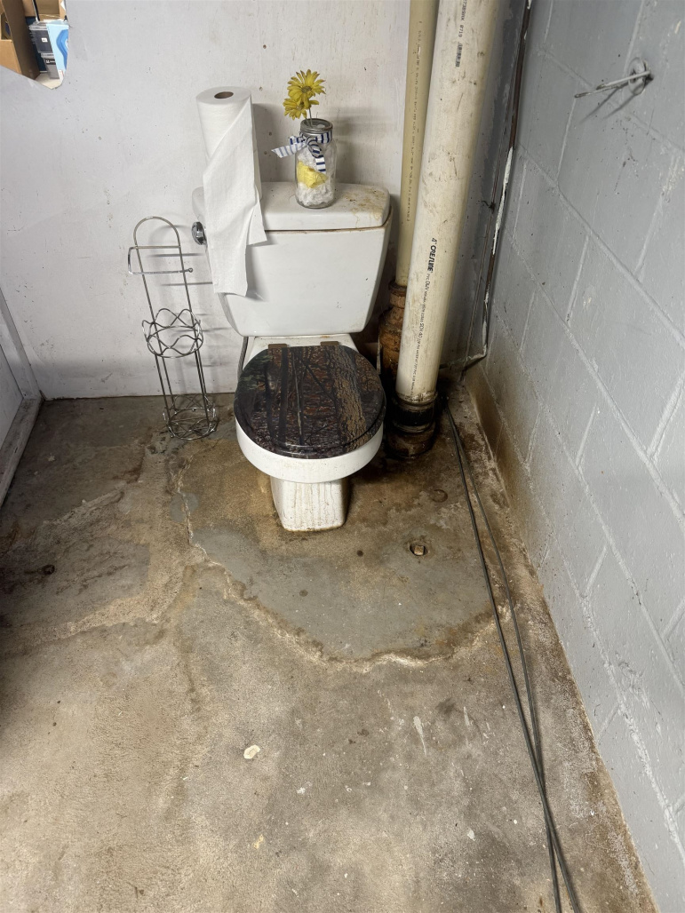 211 N Derby Avenue Giltner, Nebraska 68841, 3 Bedrooms Bedrooms, ,1 BathroomBathrooms,Residential,For Sale,211 N Derby Avenue,20251310