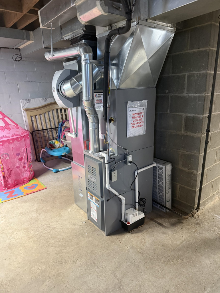 211 N Derby Avenue Giltner, Nebraska 68841, 3 Bedrooms Bedrooms, ,1 BathroomBathrooms,Residential,For Sale,211 N Derby Avenue,20251310