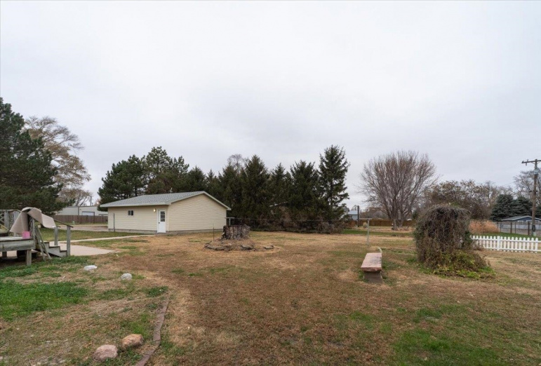 210 W 5th Street Juniata, Nebraska 68955-0000, 3 Bedrooms Bedrooms, ,2 BathroomsBathrooms,Residential,For Sale,210 W 5th Street,20251308