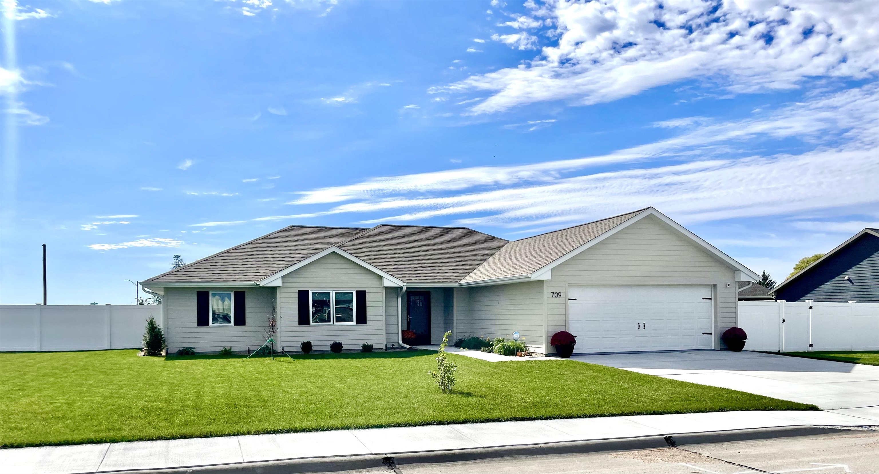 709 E 19th Street Cozad, Nebraska 69130, 4 Bedrooms Bedrooms, ,2 BathroomsBathrooms,Residential,For Sale,709 E 19th Street,20251328