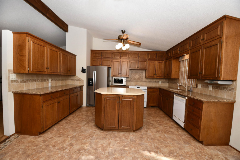 3615 13th Avenue Kearney, Nebraska 68845, 3 Bedrooms Bedrooms, ,2 BathroomsBathrooms,Residential,For Sale,3615 13th Avenue,20251333