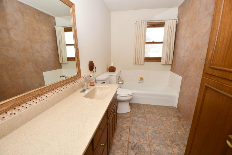 3615 13th Avenue Kearney, Nebraska 68845, 3 Bedrooms Bedrooms, ,2 BathroomsBathrooms,Residential,For Sale,3615 13th Avenue,20251333