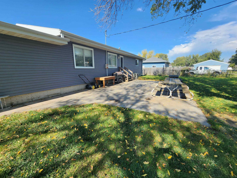 507 Pine Street Gibbon, Nebraska 68840, 3 Bedrooms Bedrooms, ,2 BathroomsBathrooms,Residential,For Sale,507 Pine Street,20251341