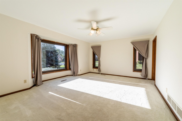 920 Highland Drive Hastings, Nebraska 68901, 3 Bedrooms Bedrooms, ,2 BathroomsBathrooms,Residential,For Sale,920 Highland Drive,20251374