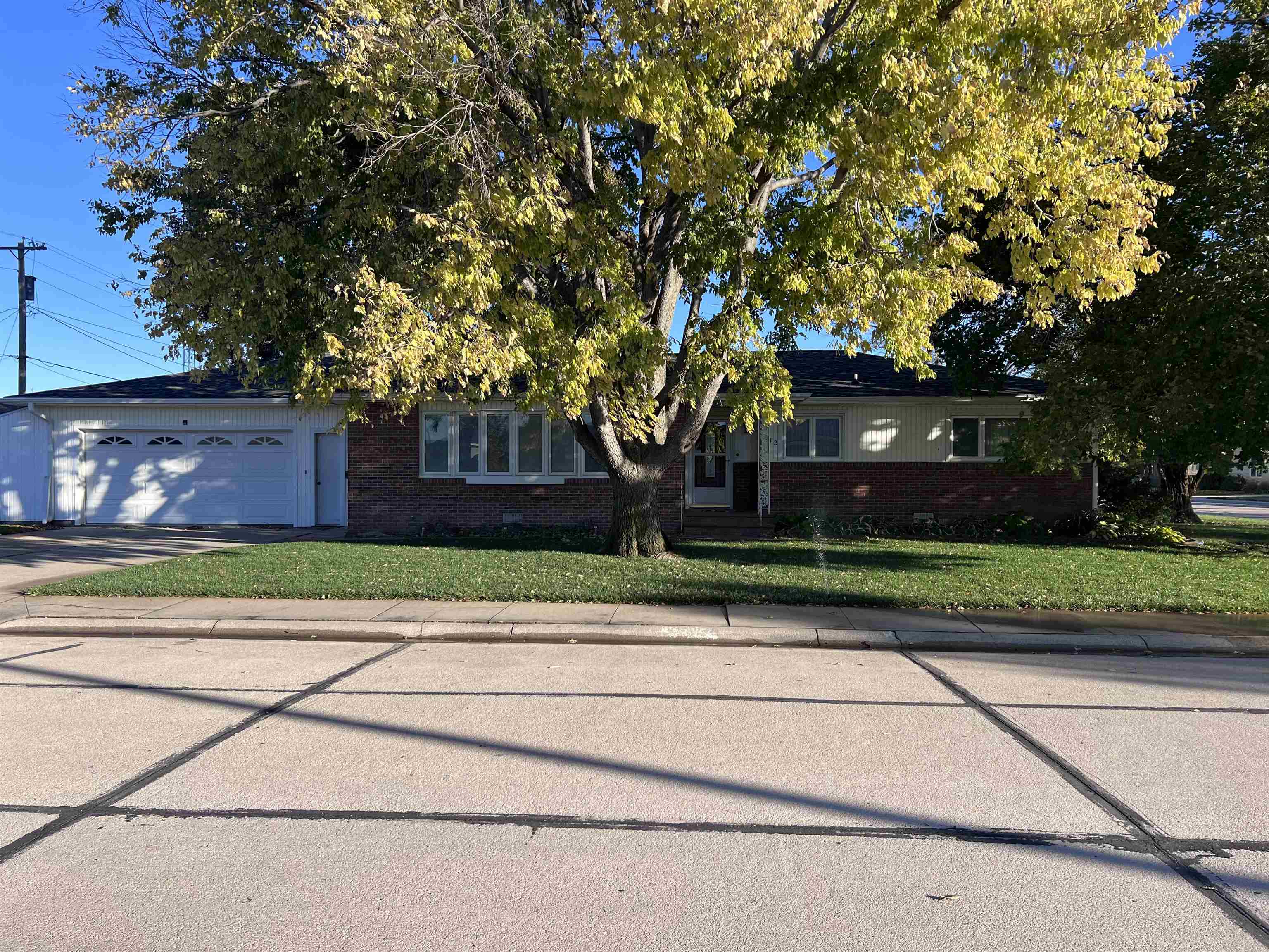 512 E 18th Street Cozad, Nebraska 60130-0000, 3 Bedrooms Bedrooms, ,2 BathroomsBathrooms,Residential,For Sale,512 E 18th Street,20251385