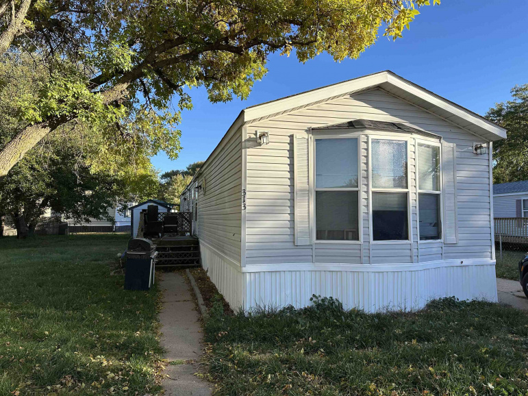313 East Lawn Kearney, Nebraska 68847, 3 Bedrooms Bedrooms, ,2 BathroomsBathrooms,Residential,For Sale,313 East Lawn,20251381 313 East Lawn Kearney, Nebraska 68847, 3 Bedrooms Bedrooms, ,2 BathroomsBathrooms,Residential,For Sale,313 East Lawn,20251381