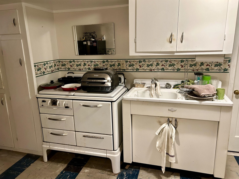 1711 W 7th Street Hastings, Nebraska 68901, 2 Bedrooms Bedrooms, ,2 BathroomsBathrooms,Residential,For Sale,1711 W 7th Street,20251225