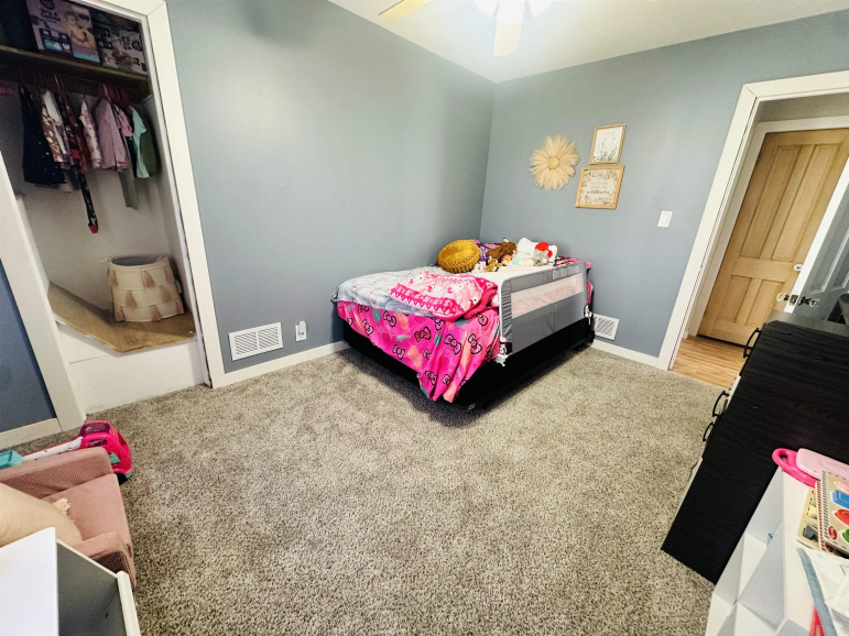 1143 N Minnesota Avenue Hastings, Nebraska 68901, 3 Bedrooms Bedrooms, ,2 BathroomsBathrooms,Residential,For Sale,1143 N Minnesota Avenue,20251391