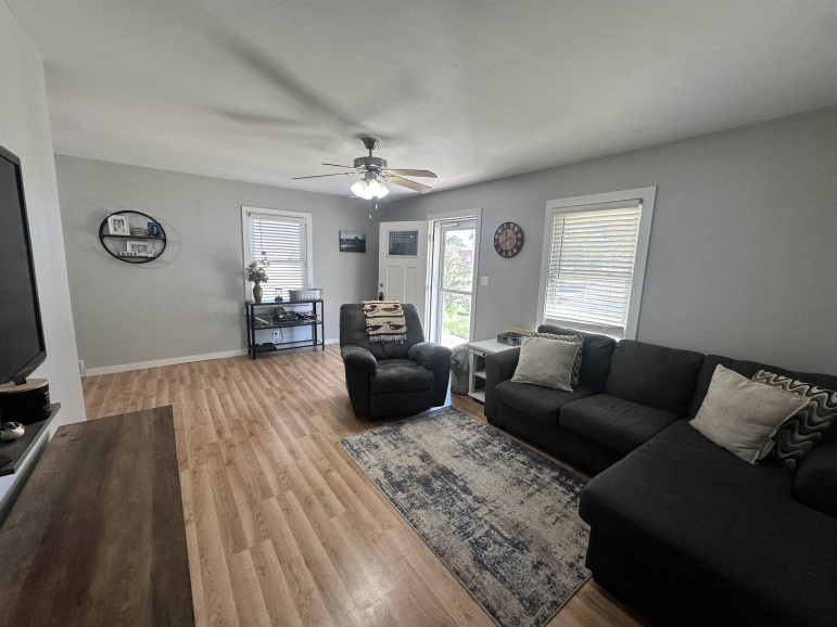 1143 N Minnesota Avenue Hastings, Nebraska 68901, 3 Bedrooms Bedrooms, ,2 BathroomsBathrooms,Residential,For Sale,1143 N Minnesota Avenue,20251391