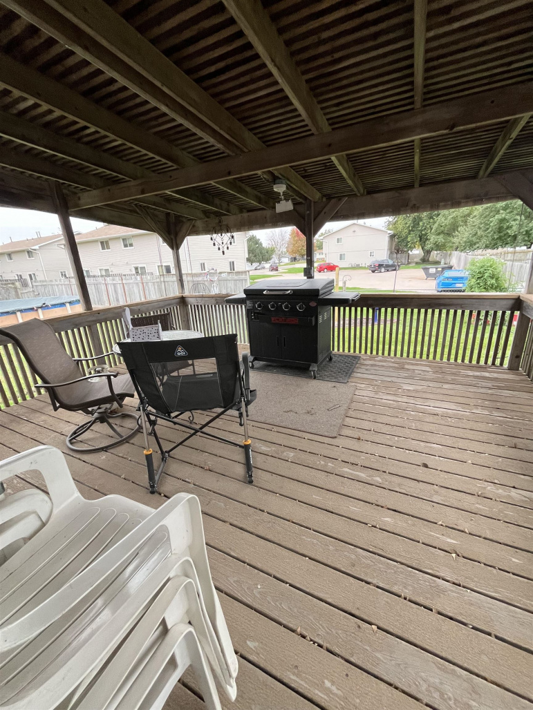 1206 E 7th Street Hastings, Nebraska 68901, 2 Bedrooms Bedrooms, ,2 BathroomsBathrooms,Residential,For Sale,1206 E 7th Street,20251397