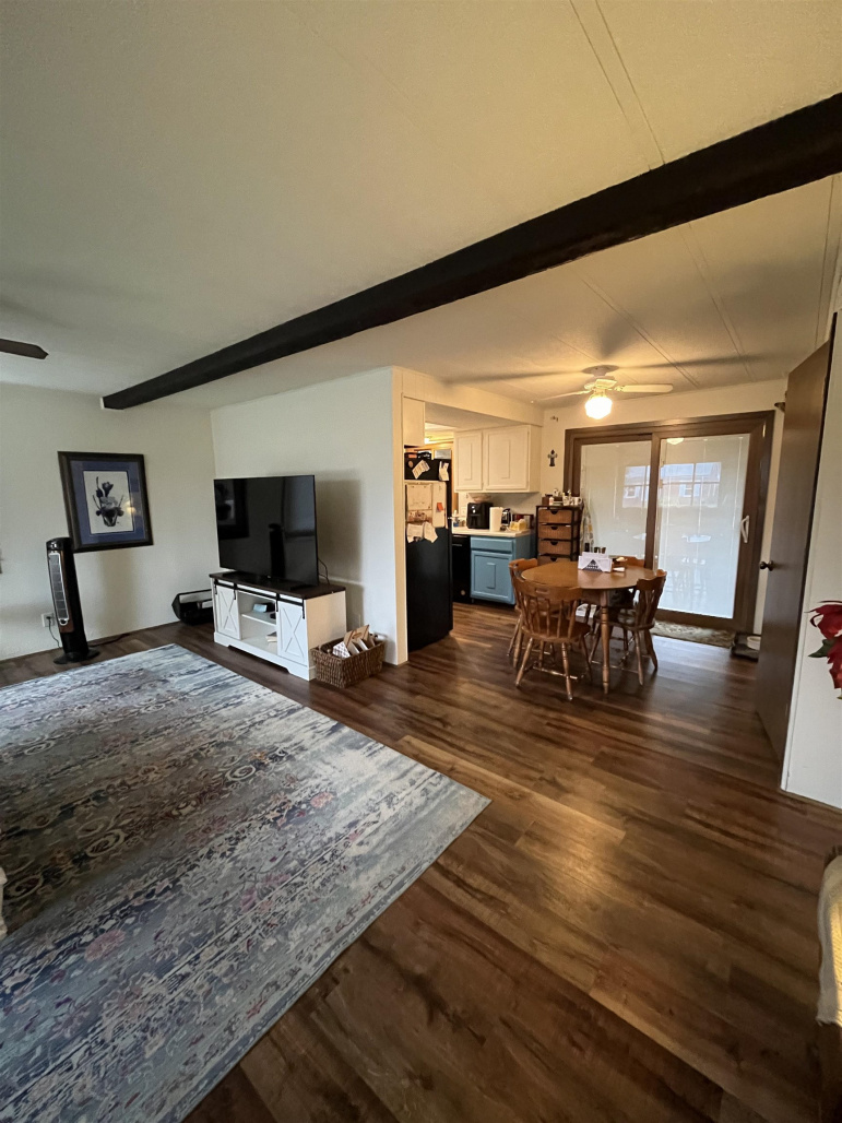 1206 E 7th Street Hastings, Nebraska 68901, 2 Bedrooms Bedrooms, ,2 BathroomsBathrooms,Residential,For Sale,1206 E 7th Street,20251397