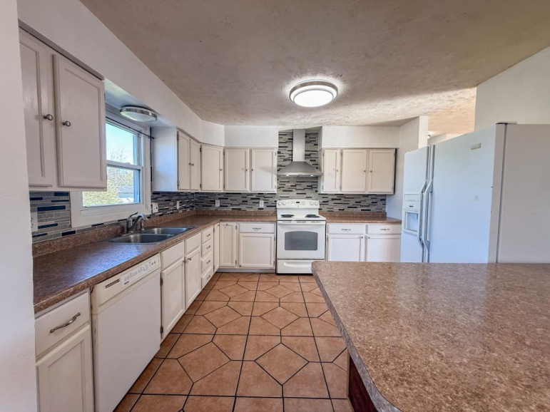 1107 W 15th Street Lexington, Nebraska 68850, 4 Bedrooms Bedrooms, ,2 BathroomsBathrooms,Residential,For Sale,1107 W 15th Street,20251398