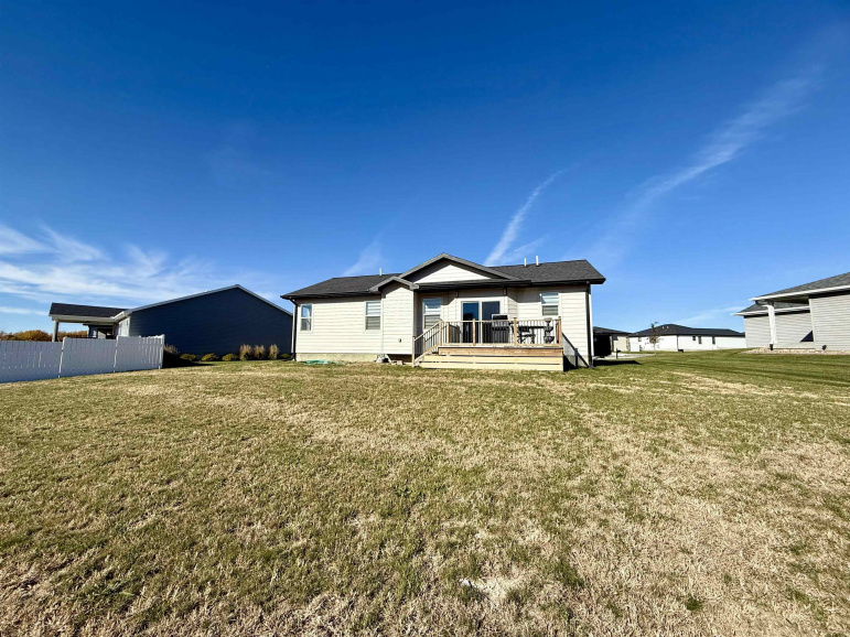 3008 E Laux Drive Hastings, Nebraska 68901, 3 Bedrooms Bedrooms, ,2 BathroomsBathrooms,Residential,For Sale,3008 E Laux Drive,20251408