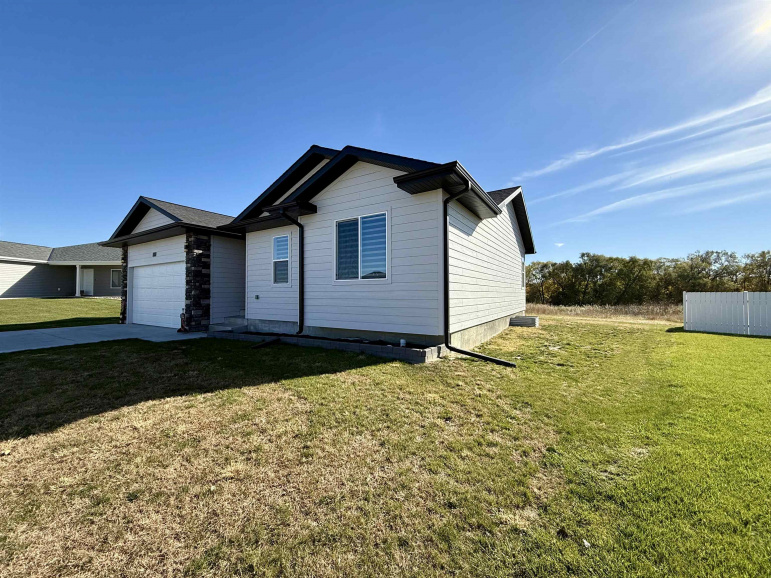 3008 E Laux Drive Hastings, Nebraska 68901, 3 Bedrooms Bedrooms, ,2 BathroomsBathrooms,Residential,For Sale,3008 E Laux Drive,20251408