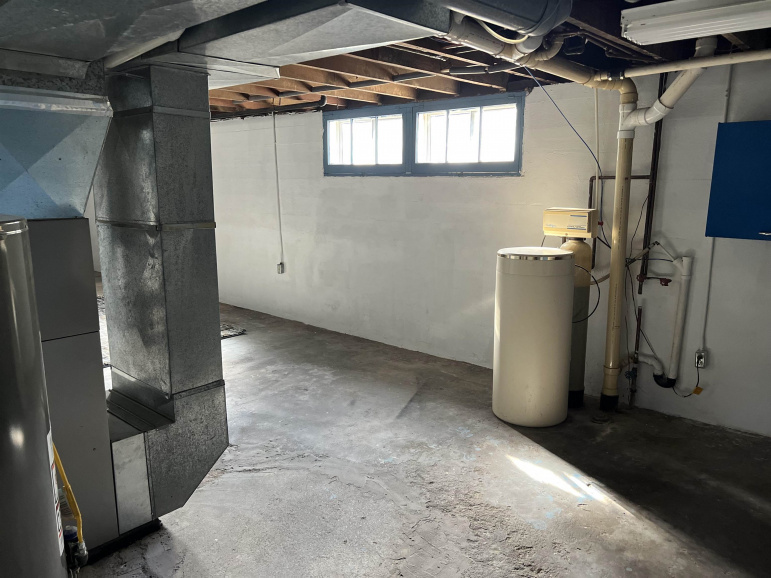 402 13th Street Gothenburg, Nebraska 69138, 4 Bedrooms Bedrooms, ,1 BathroomBathrooms,Residential,For Sale,402 13th Street,20251419