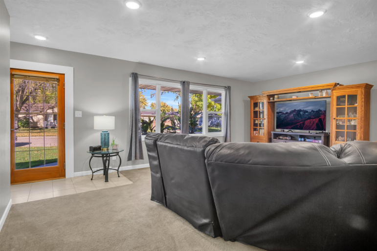 1410 W 36th Street Kearney, Nebraska 68845, 4 Bedrooms Bedrooms, ,3 BathroomsBathrooms,Residential,For Sale,1410 W 36th Street,20251427