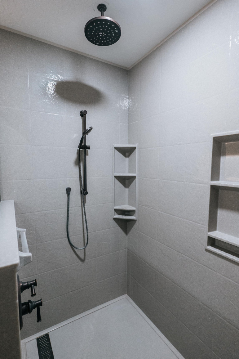 42030 Nebraska 18 Elwood, Nebraska 68937, 6 Bedrooms Bedrooms, ,5 BathroomsBathrooms,Residential,For Sale,42030 Nebraska 18,20251429