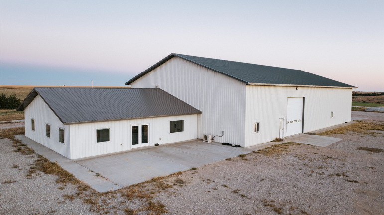 42030 Nebraska 18 Elwood, Nebraska 68937, 6 Bedrooms Bedrooms, ,5 BathroomsBathrooms,Residential,For Sale,42030 Nebraska 18,20251429