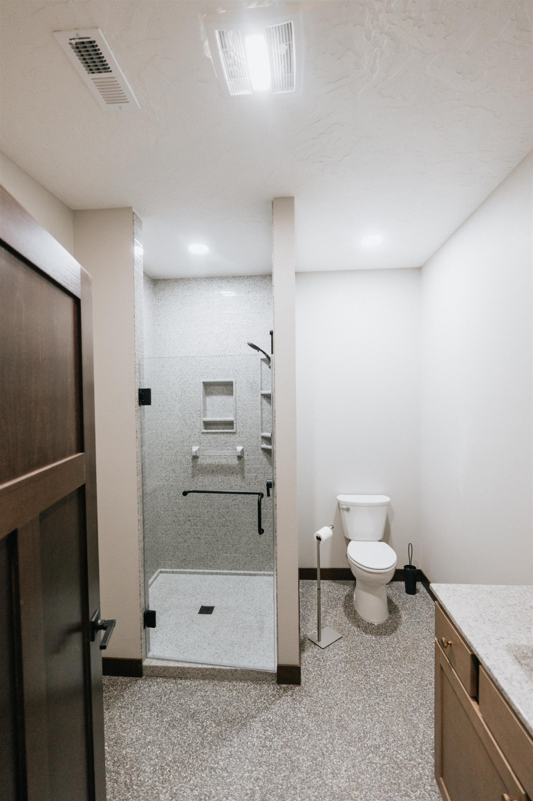 42030 Nebraska 18 Elwood, Nebraska 68937, 6 Bedrooms Bedrooms, ,5 BathroomsBathrooms,Residential,For Sale,42030 Nebraska 18,20251429