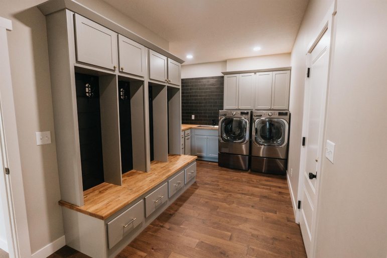 42030 Nebraska 18 Elwood, Nebraska 68937, 6 Bedrooms Bedrooms, ,5 BathroomsBathrooms,Residential,For Sale,42030 Nebraska 18,20251429