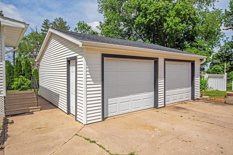 41 S Montgomery Street Nelson, Nebraska 68961, 4 Bedrooms Bedrooms, ,2 BathroomsBathrooms,Residential,For Sale,41 S Montgomery Street,20251441