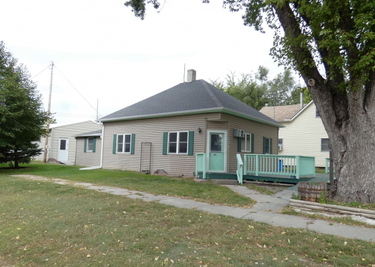 502 Pavia Avenue Ravenna, Nebraska 68869, 3 Bedrooms Bedrooms, ,1 BathroomBathrooms,Residential,For Sale,502 Pavia Avenue,20251324