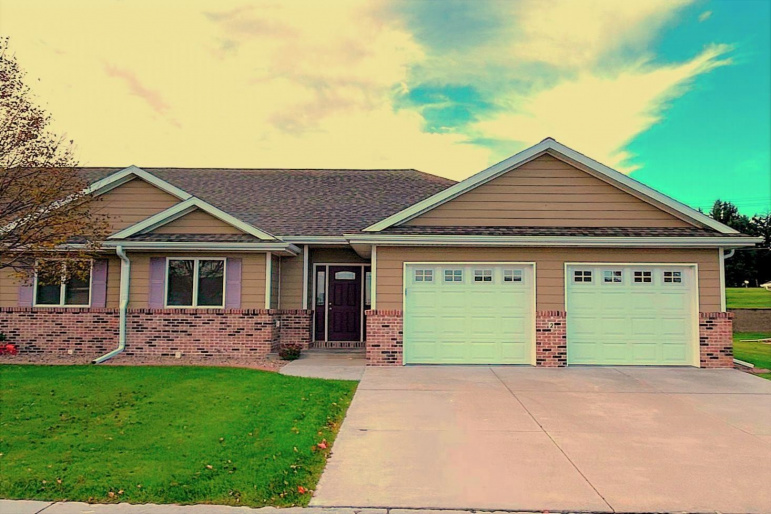 5610 Eastbrooke Drive #2 Kearney, Nebraska 68847, 4 Bedrooms Bedrooms, ,3 BathroomsBathrooms,Residential,For Sale,5610 Eastbrooke Drive #2,20251448