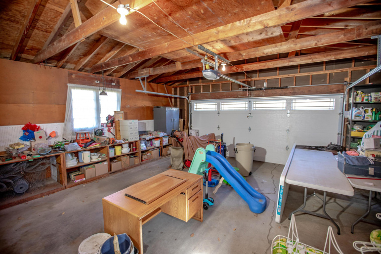 2305 Home Street Hastings, Nebraska 68901, 3 Bedrooms Bedrooms, ,2 BathroomsBathrooms,Residential,For Sale,2305 Home Street,20251454