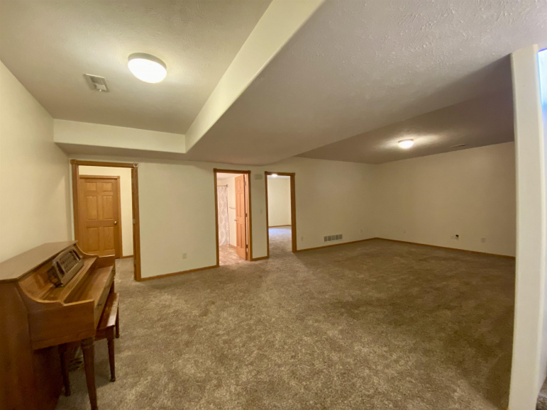 1728 E 46th Street Place Kearney, Nebraska 68847, 5 Bedrooms Bedrooms, ,3 BathroomsBathrooms,Residential,For Sale,1728 E 46th Street Place,20251469