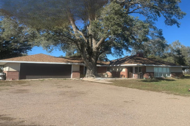 73803 US-Highway 183 Holdrege, Nebraska 68949, 6 Bedrooms Bedrooms, ,2 BathroomsBathrooms,Residential,For Sale,73803 US-Highway 183,20251467