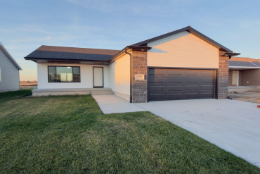 2214 E 41st St Kearney, Nebraska 68847, 4 Bedrooms Bedrooms, ,3 BathroomsBathrooms,Residential,For Sale,2214 E 41st St,20251466