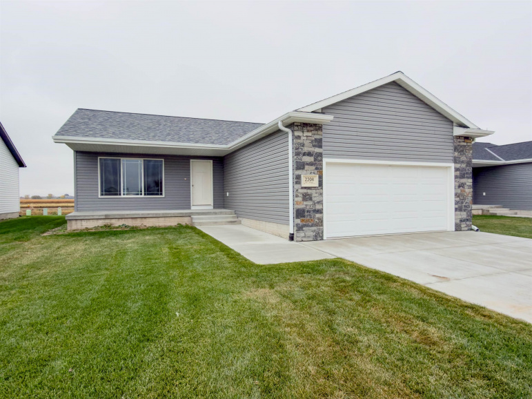 2208 E 41st Street Kearney, Nebraska 68847, 3 Bedrooms Bedrooms, ,2 BathroomsBathrooms,Residential,For Sale,2208 E 41st Street,20251464