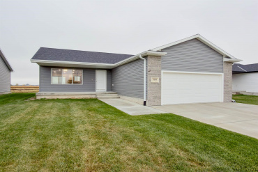 2210 E 41st St Kearney, Nebraska 68847, 5 Bedrooms Bedrooms, ,3 BathroomsBathrooms,Residential,For Sale,2210 E 41st St,20251463