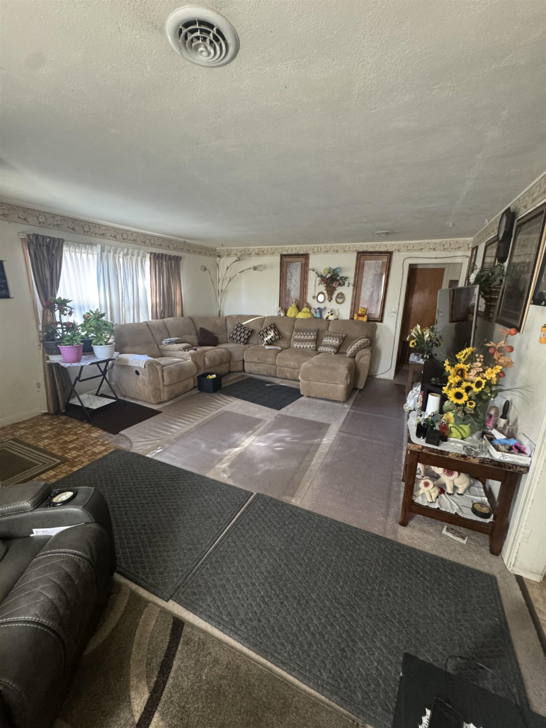 1709 Cleveland Street Lexington, Nebraska 68850, 3 Bedrooms Bedrooms, ,1 BathroomBathrooms,Residential,For Sale,1709 Cleveland Street,20251486