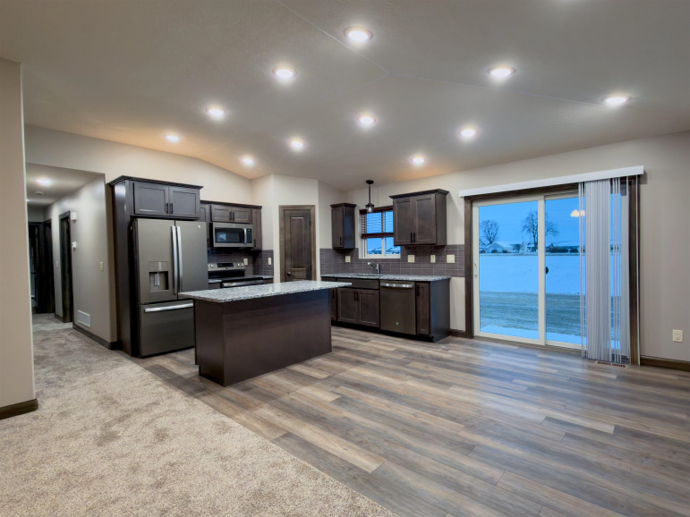 2103 E 41st Street Kearney, Nebraska 68847, 3 Bedrooms Bedrooms, ,2 BathroomsBathrooms,Residential,For Sale,2103 E 41st Street,20251494