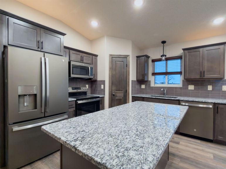 2103 E 41st Street Kearney, Nebraska 68847, 3 Bedrooms Bedrooms, ,2 BathroomsBathrooms,Residential,For Sale,2103 E 41st Street,20251494