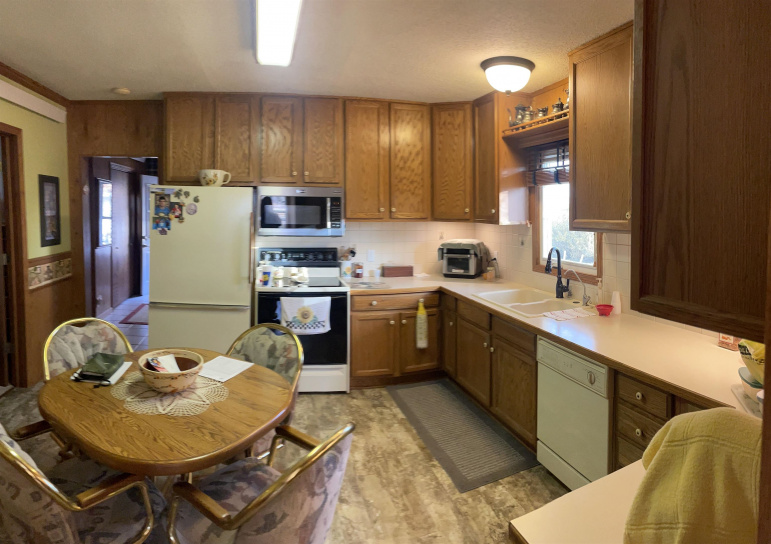 41995 759 Road Cozad, Nebraska 69130-0000, 4 Bedrooms Bedrooms, ,2 BathroomsBathrooms,Residential,For Sale,41995 759 Road,20251500