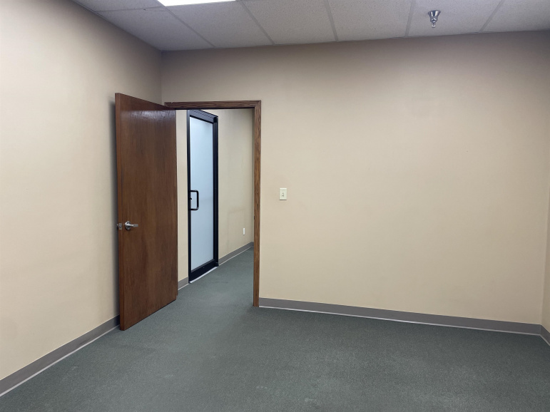 3811 Central Avenue Suite B Kearney, Nebraska 68847, ,Commercial/industrial,For Rent,3811 Central Avenue Suite B,20251533
