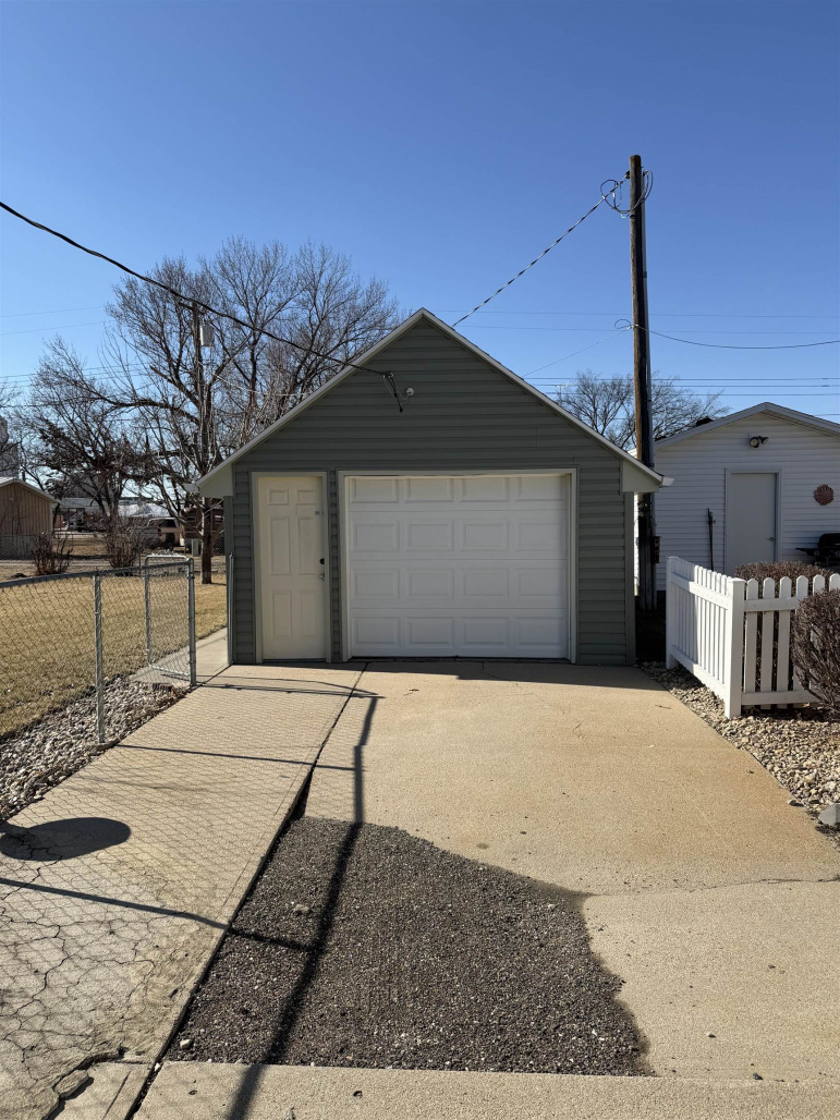 320 Sicily Avenue Ravenna, Nebraska 68869, 4 Bedrooms Bedrooms, ,2 BathroomsBathrooms,Residential,For Sale,320 Sicily Avenue,20251556