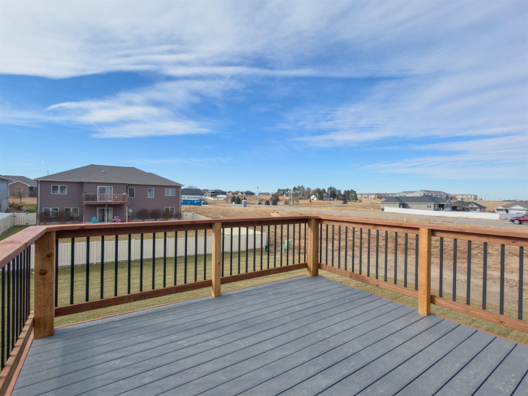 4808 15th Avenue Place Kearney, Nebraska 68847, 5 Bedrooms Bedrooms, ,3 BathroomsBathrooms,Residential,For Sale,4808 15th Avenue Place,20251561